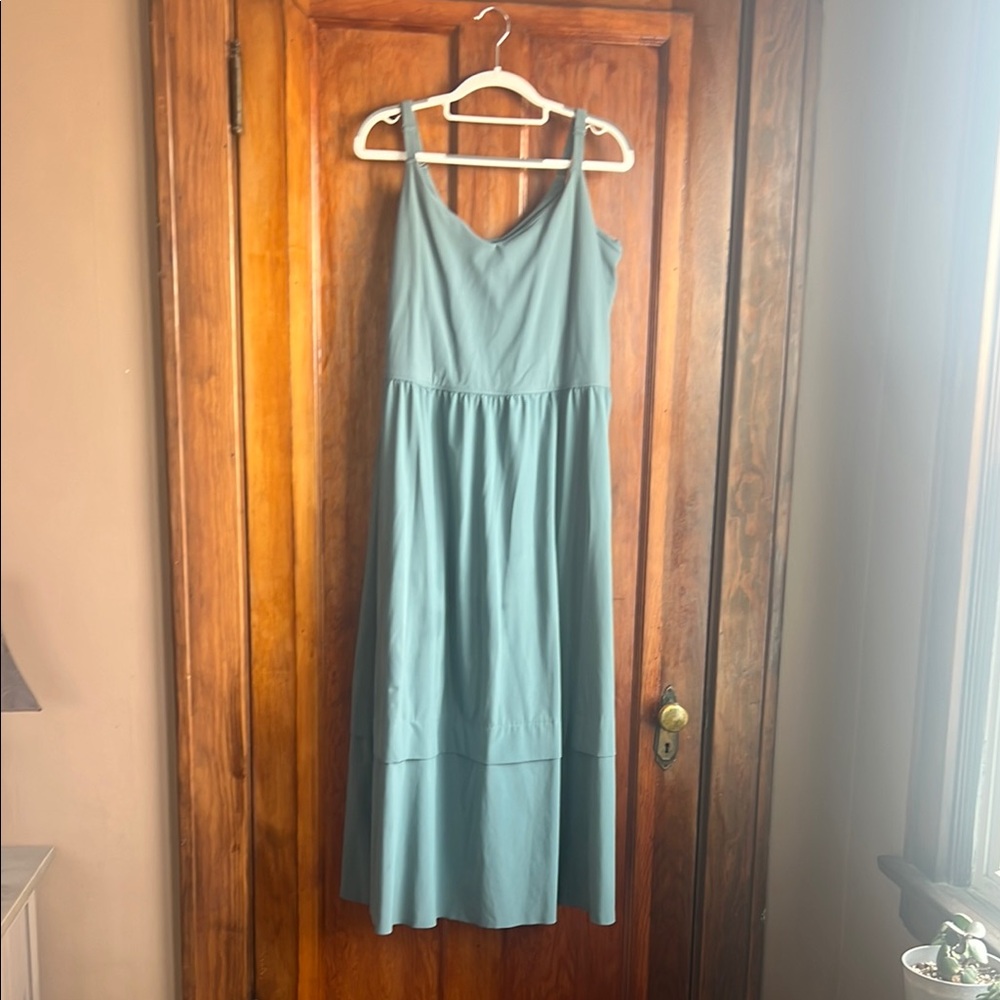 Athleta 1x blue midi sleeveless dress